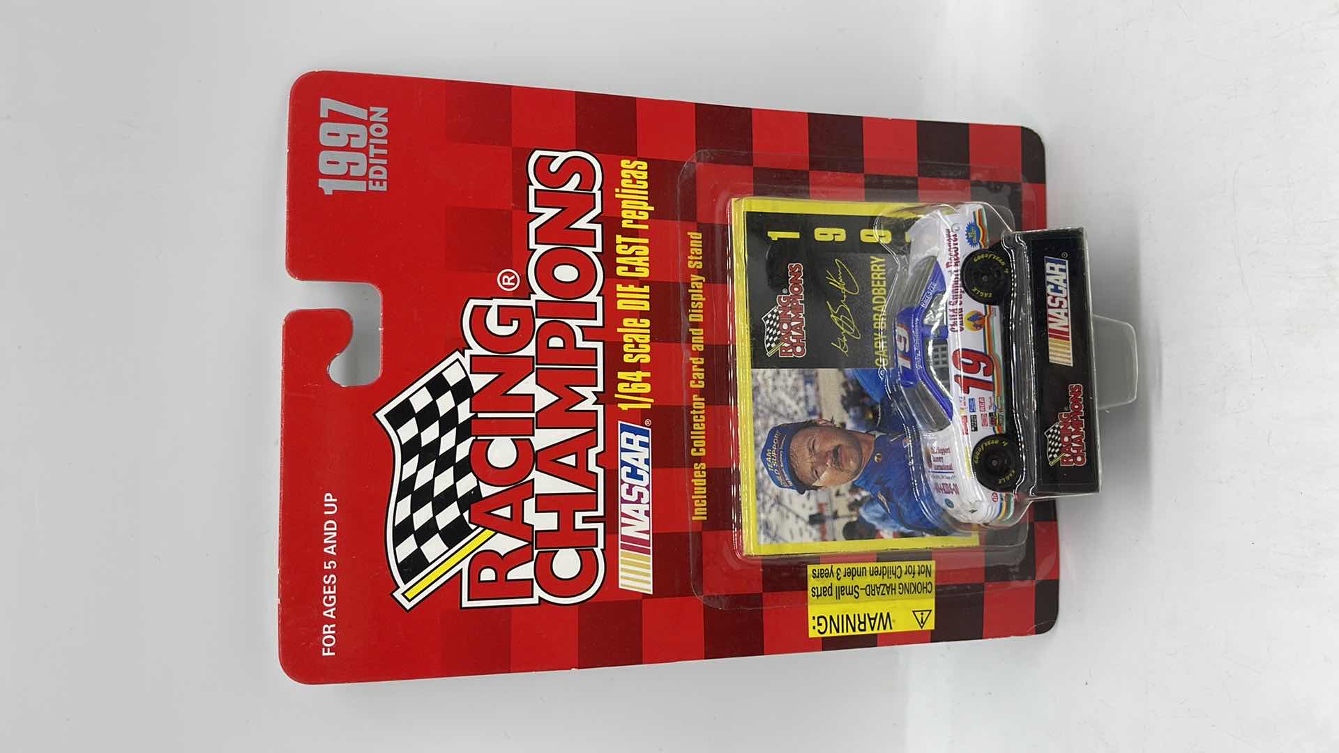 Photo 1 of 1997 GARY BRADBERRY #19 RACING CHAMPIONS DIECAST CAR