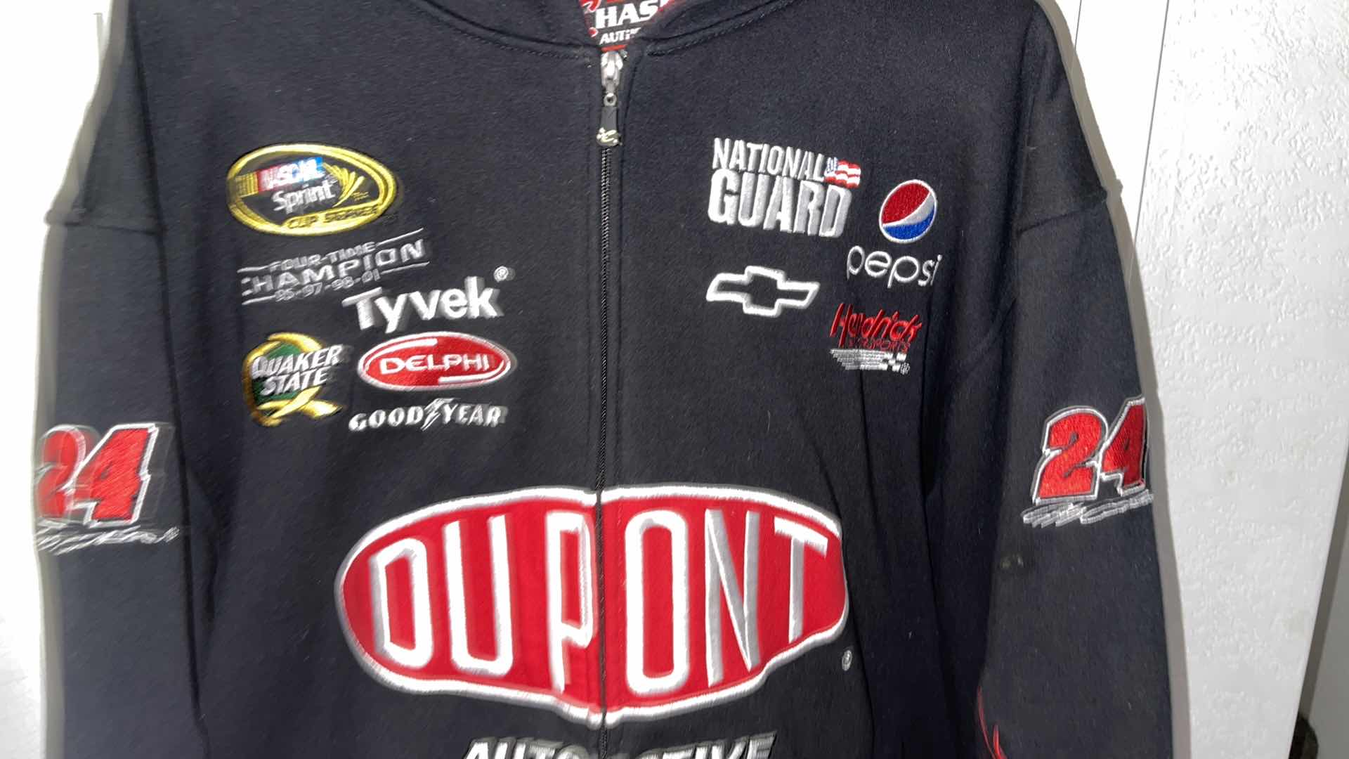Photo 1 of CHASE AUTHENTIC'S DUPONT SWEATSHIRT W HOODIE SIZE LARGE 