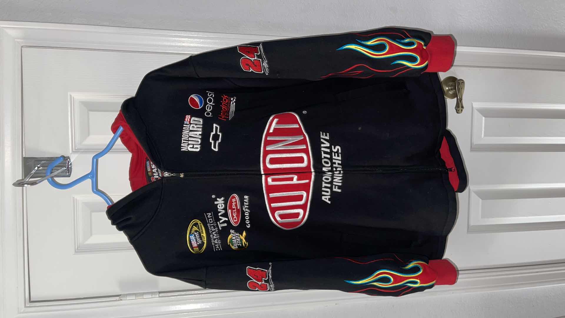 Photo 1 of CHASE AUTHENTIC'S DUPONT SWEATSHIRT W HOODIE SIZE LARGE 