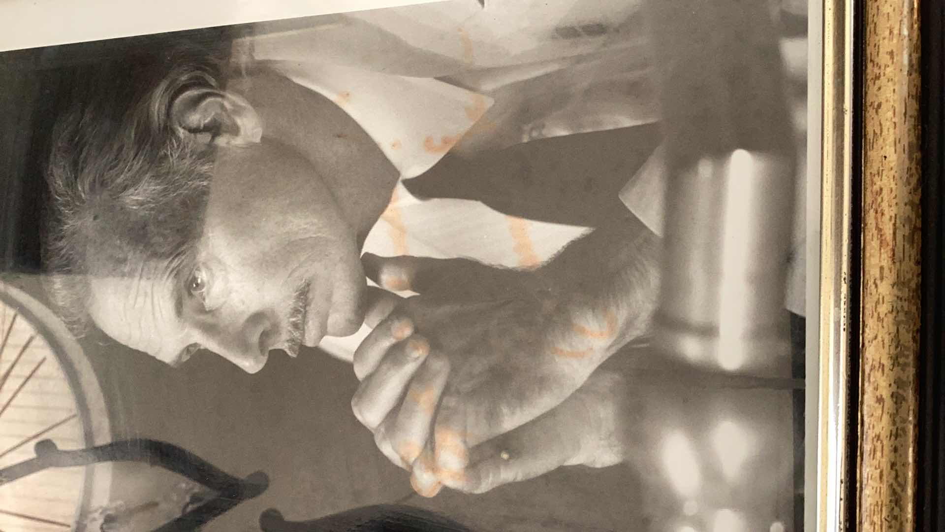 Photo 1 of AUTOGRAPHED BRUCE DERN PHOTOGRAPH 10” X H 12”