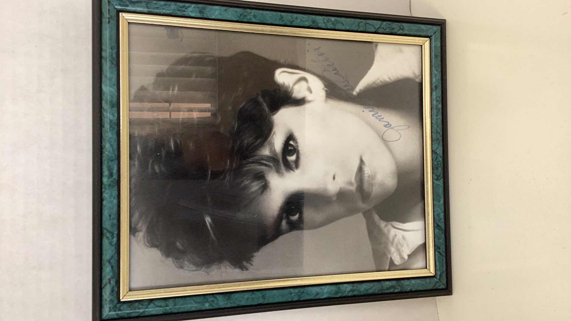 Photo 1 of JAMIE LEE CURTIS AUTOGRAPHED PHOTO 10” X H 12”