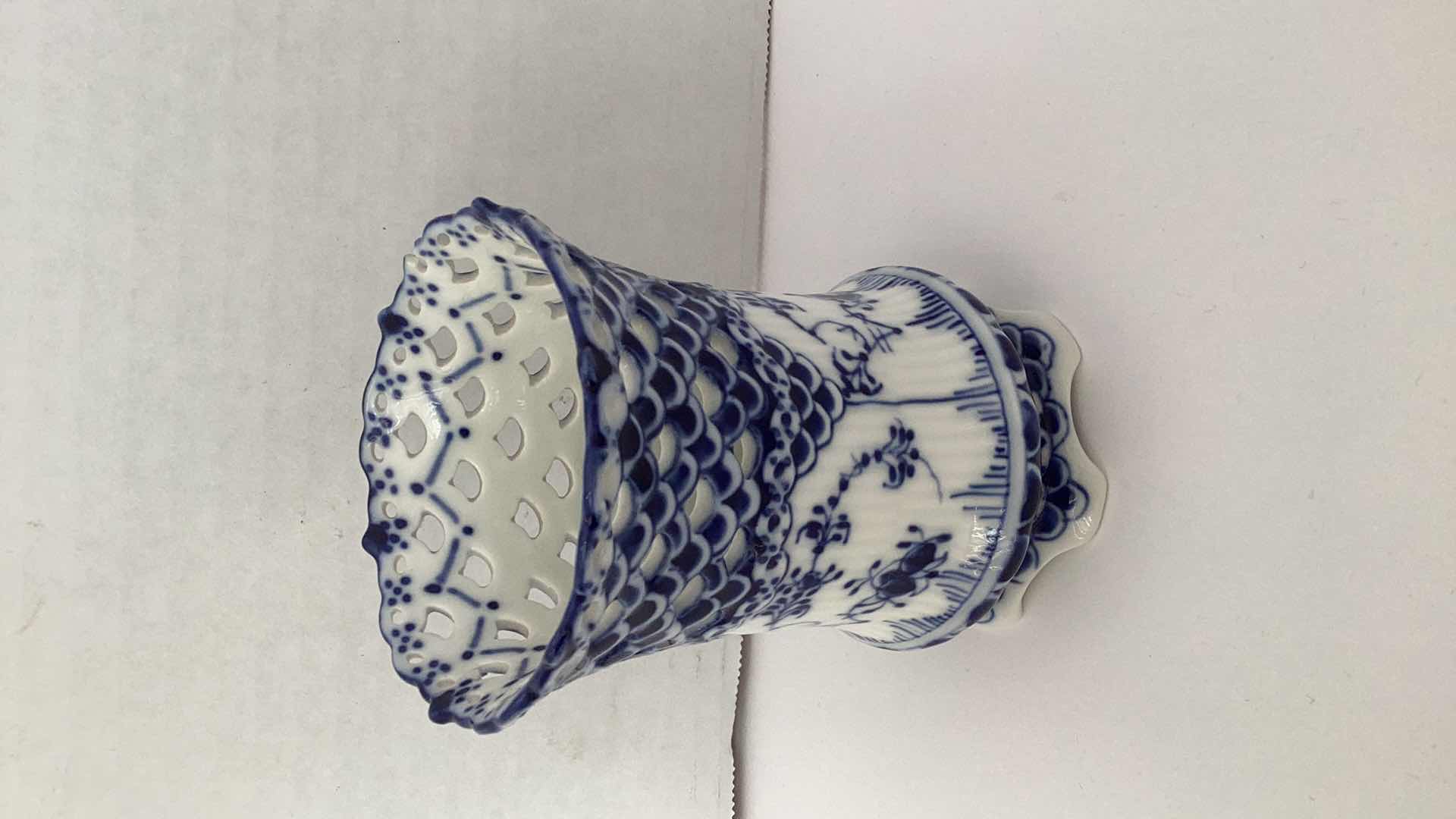 Photo 1 of RARE ROYAL COPENHAGEN BLUE FLUTED FULL LACE VASE 3” X H 4” 