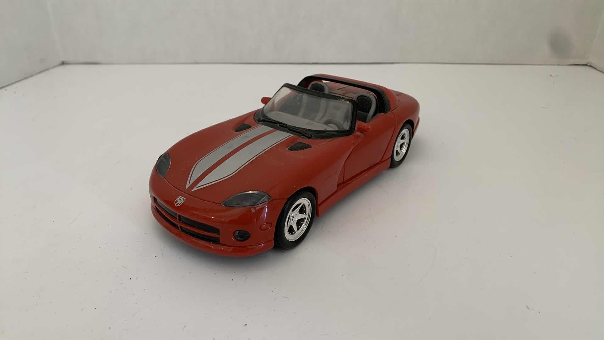 Photo 1 of PLASTIC 1998 VIPER CHRYSLER 8” X 3” H 2”