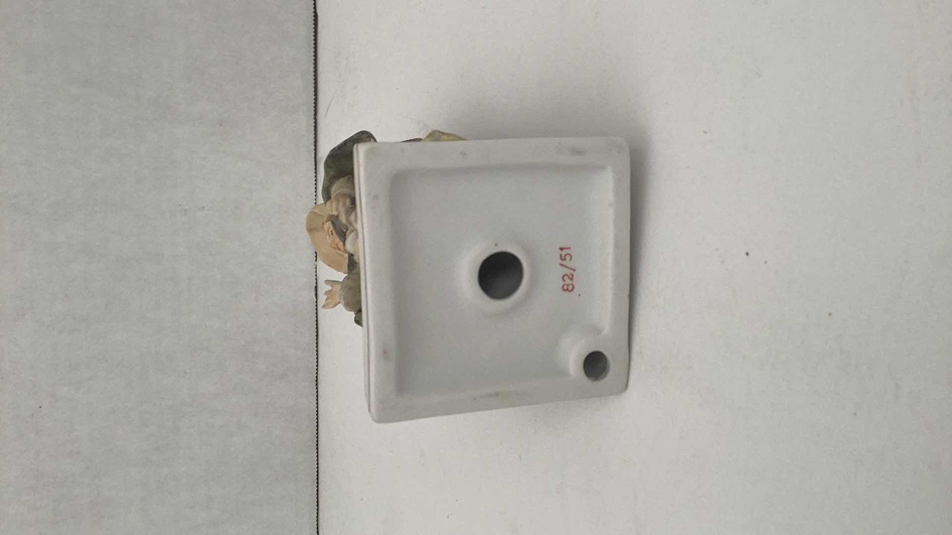 Photo 1 of VINTAGE PORCELAIN FIGURE 82/51 7” TALL