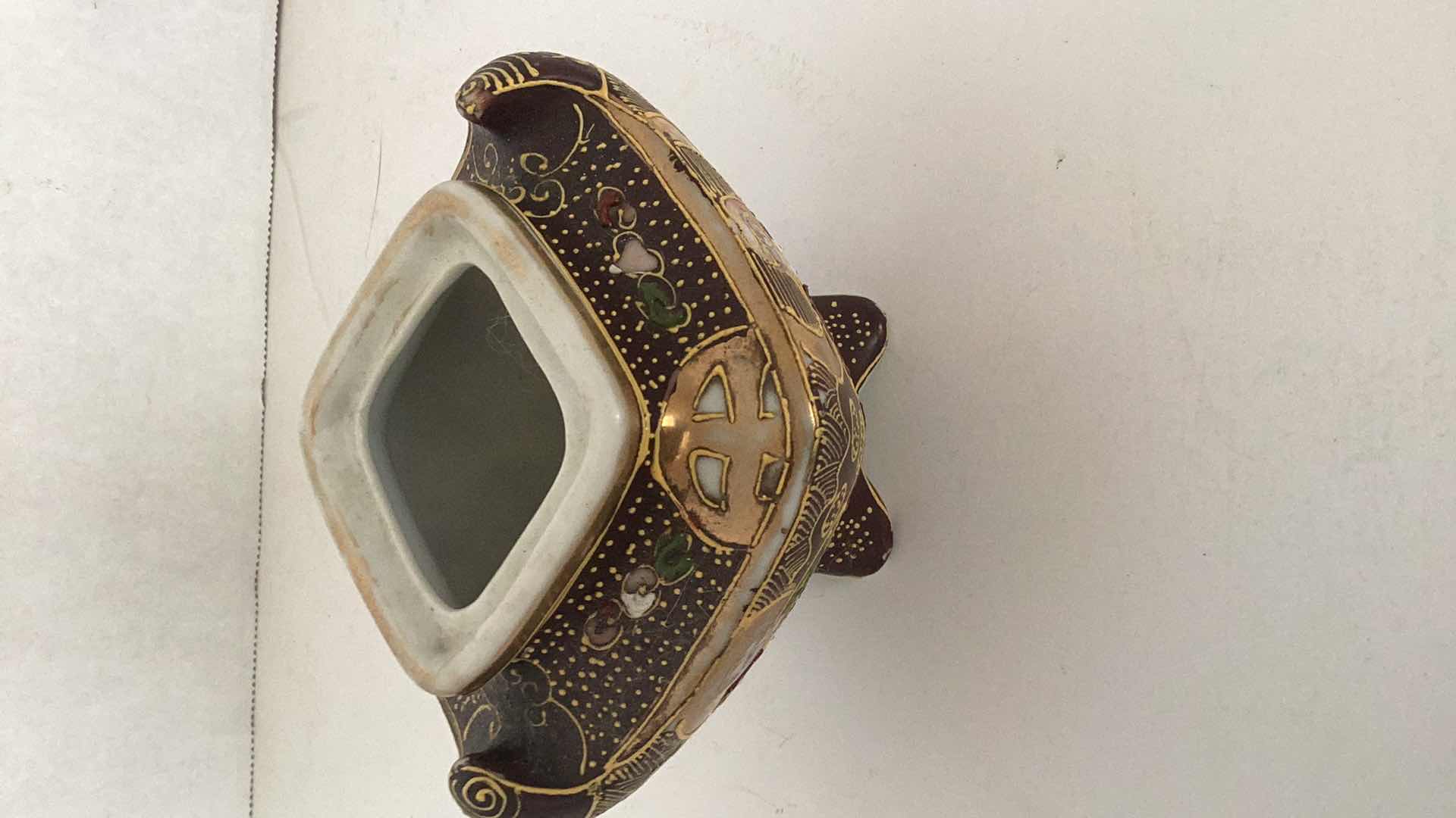 Photo 1 of ANTIQUE SATSUMA JAPANESE VASE 3 1/2” TALL