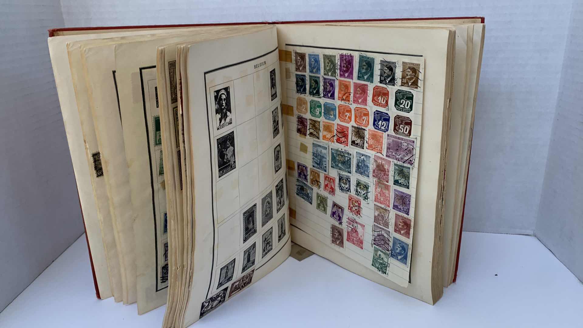 Photo 6 of MODERN POSTAGE STAMP ALBUM