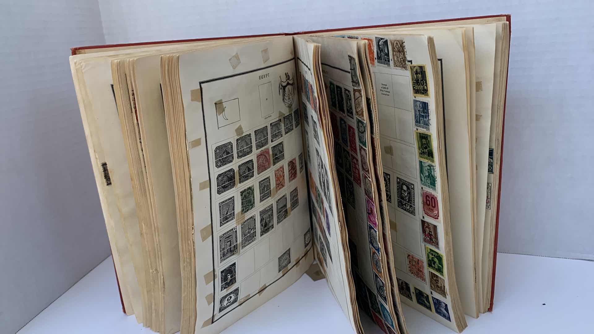 Photo 7 of MODERN POSTAGE STAMP ALBUM