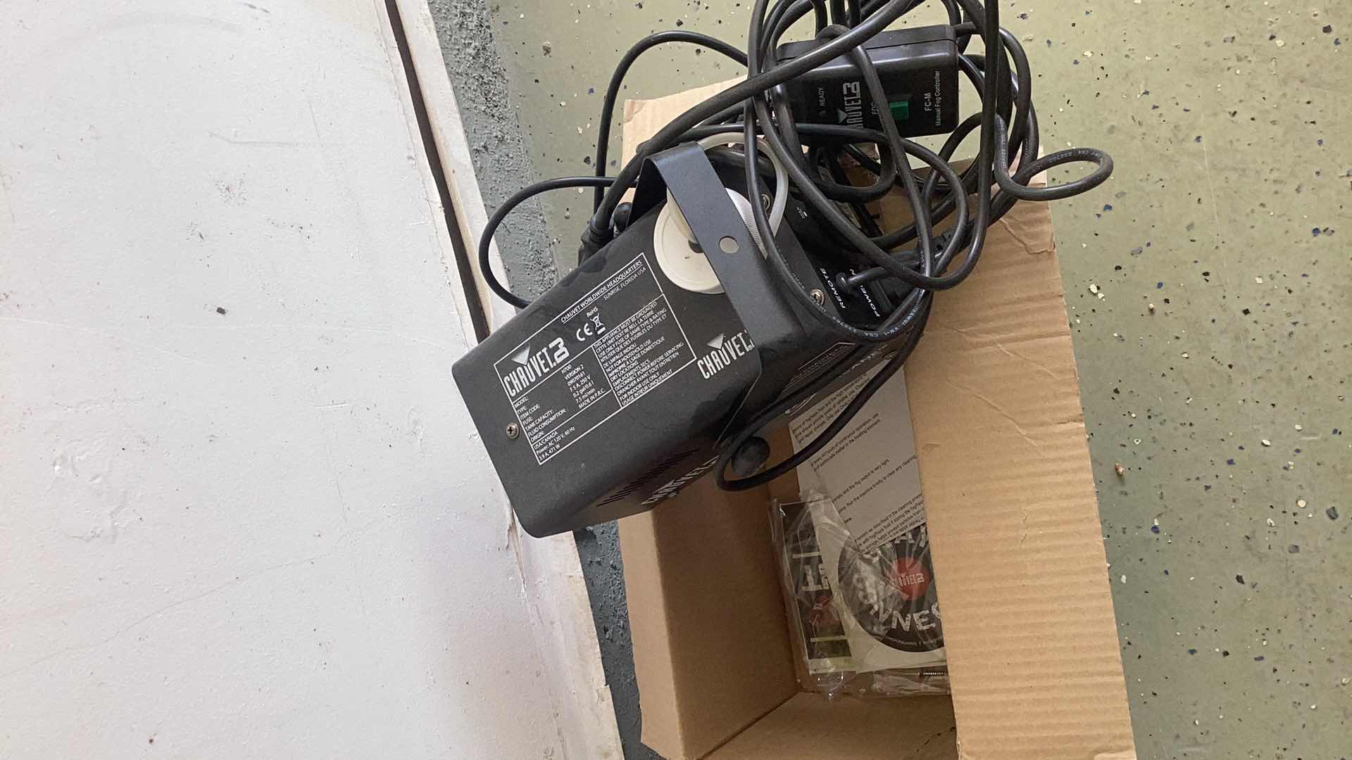 Photo 1 of CHAUVET DJ FOG MACHINE