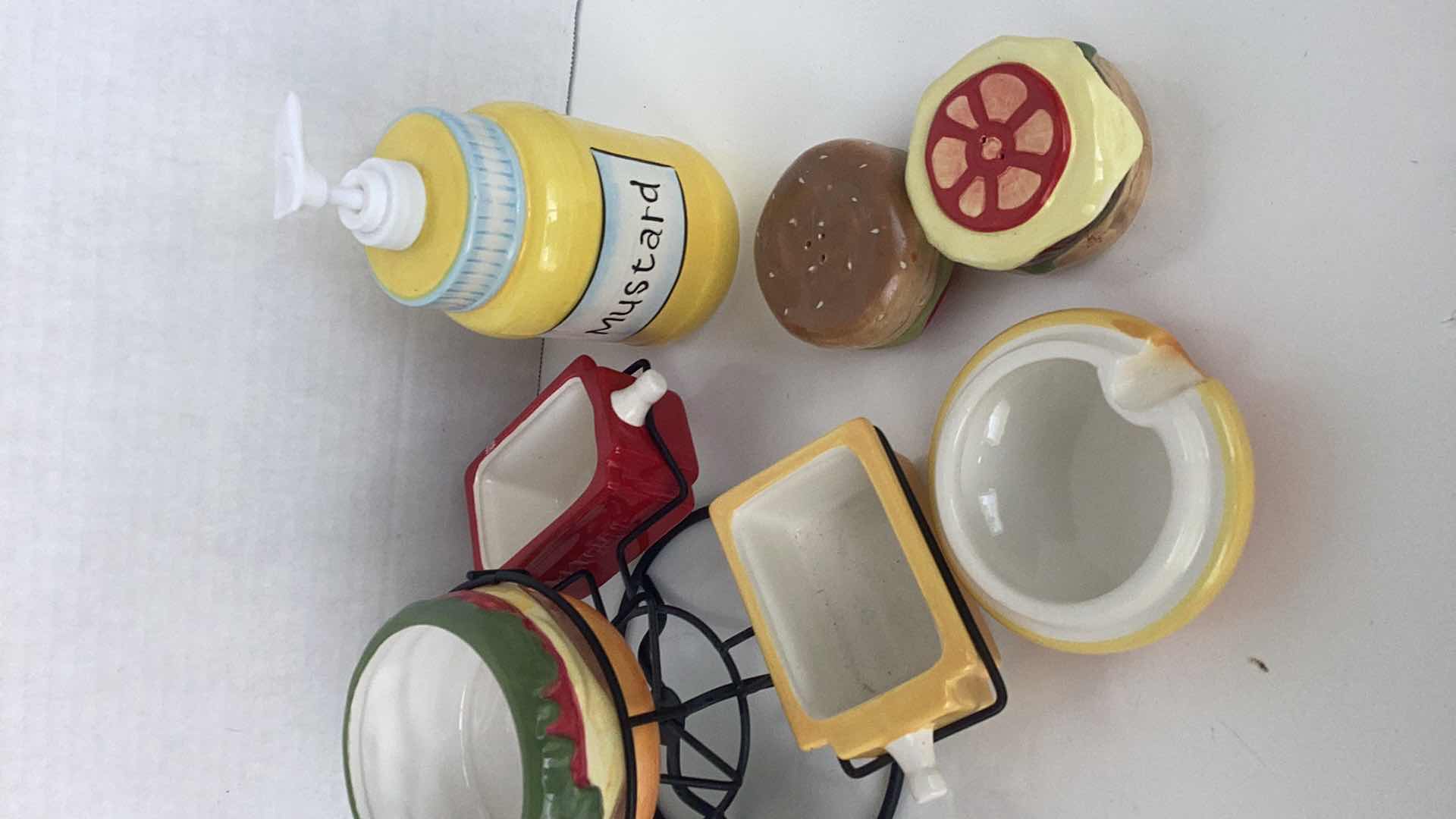 Photo 1 of PICNICWARE