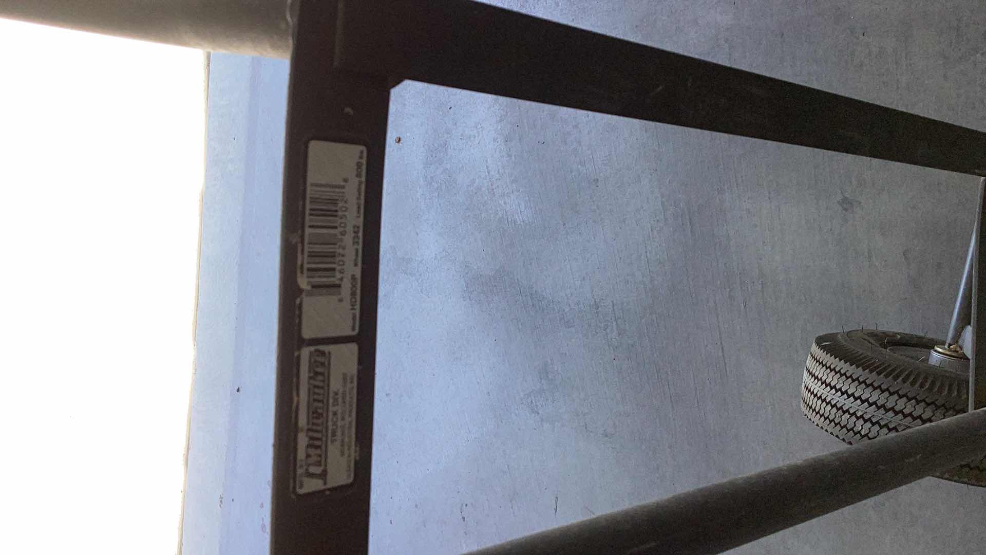 Photo 1 of HAND TRUCK INFLATABLE TIRES