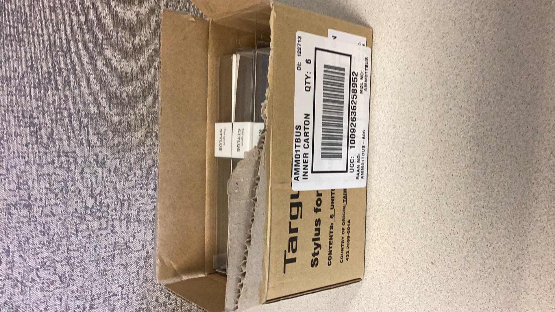 Photo 1 of BOX OF 6 TARGUS STYLUS FOR TABLET DEVICES