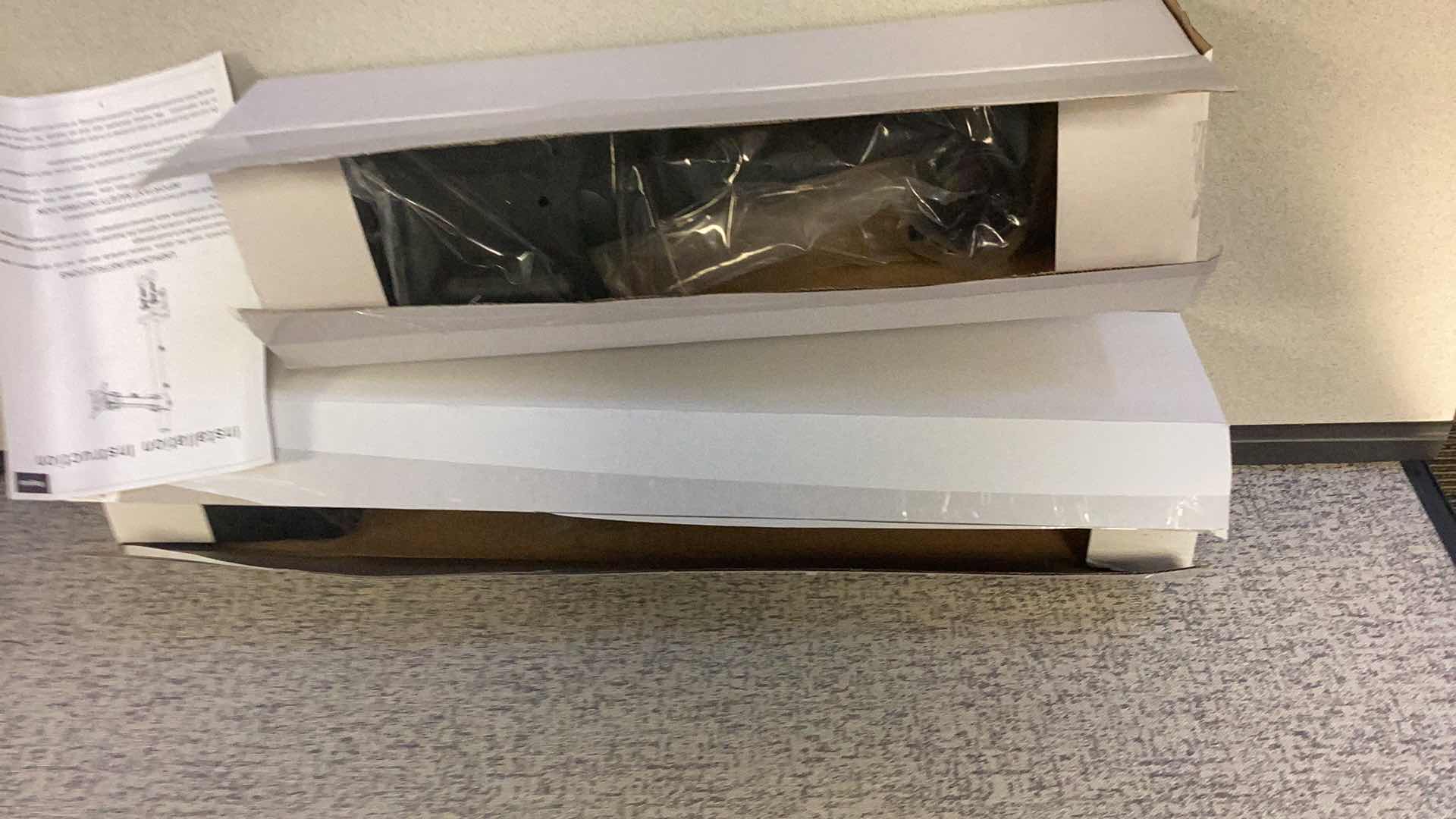 Photo 1 of MI-750 COMPUTER SINGLE MONITOR STAND