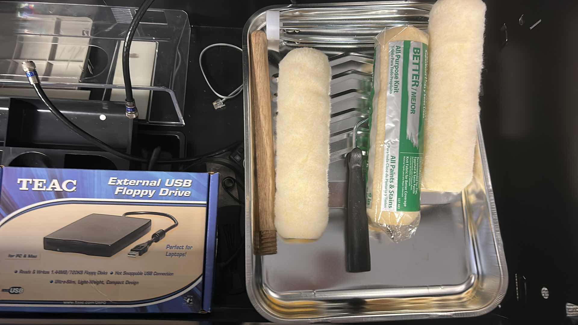 Photo 3 of CONTENTS OF CABINET DRAWER