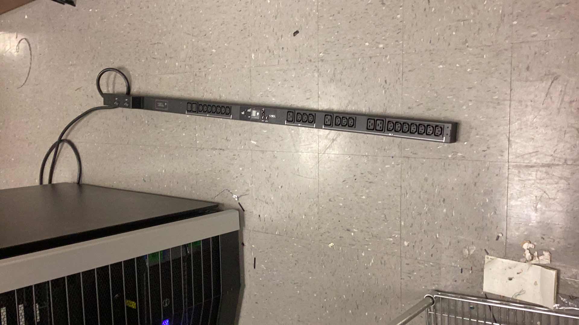 Photo 1 of DELL POWER STRIP