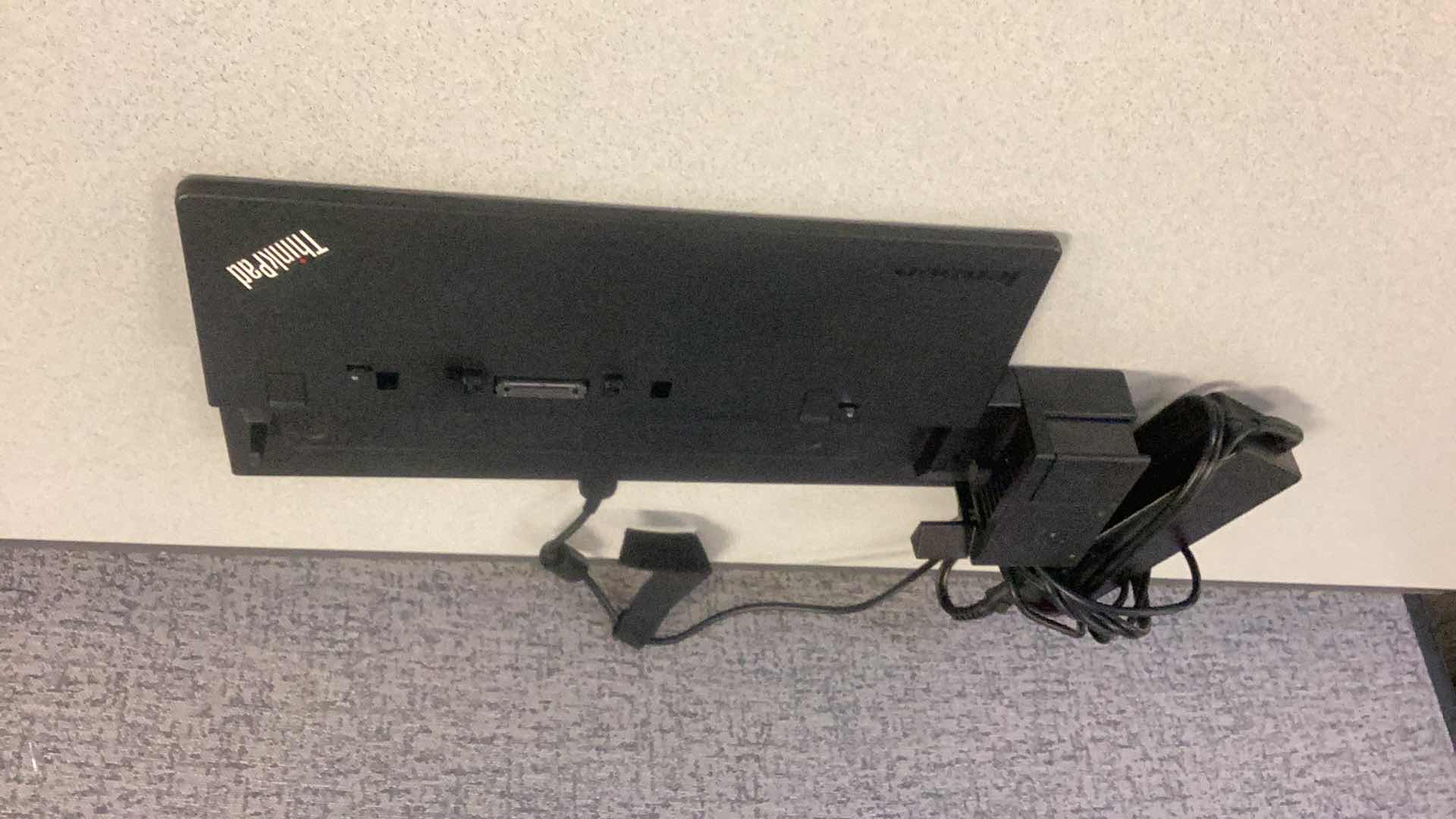 Photo 1 of LENOVO THINKPAD PRO DOCKING STATION