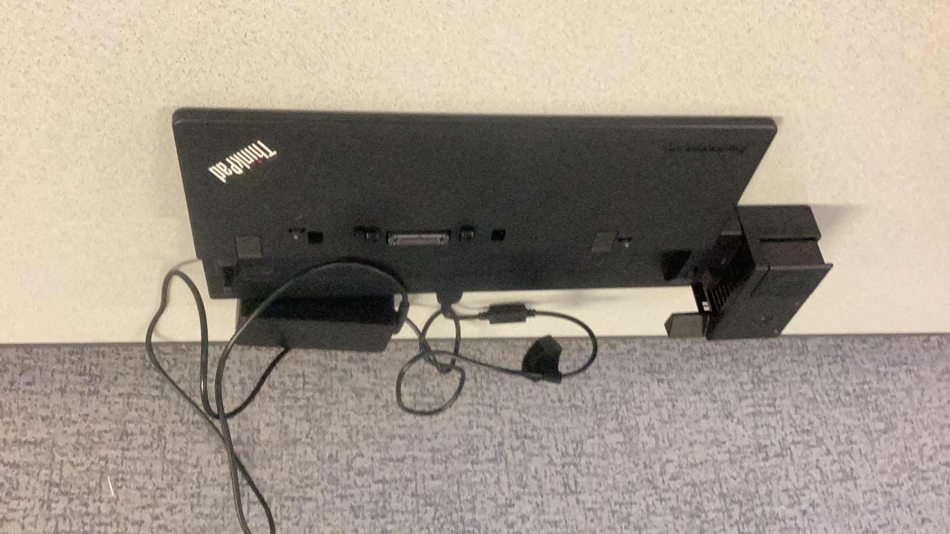 Photo 1 of LENOVO THINKPAD PRO DOCKING STATION
