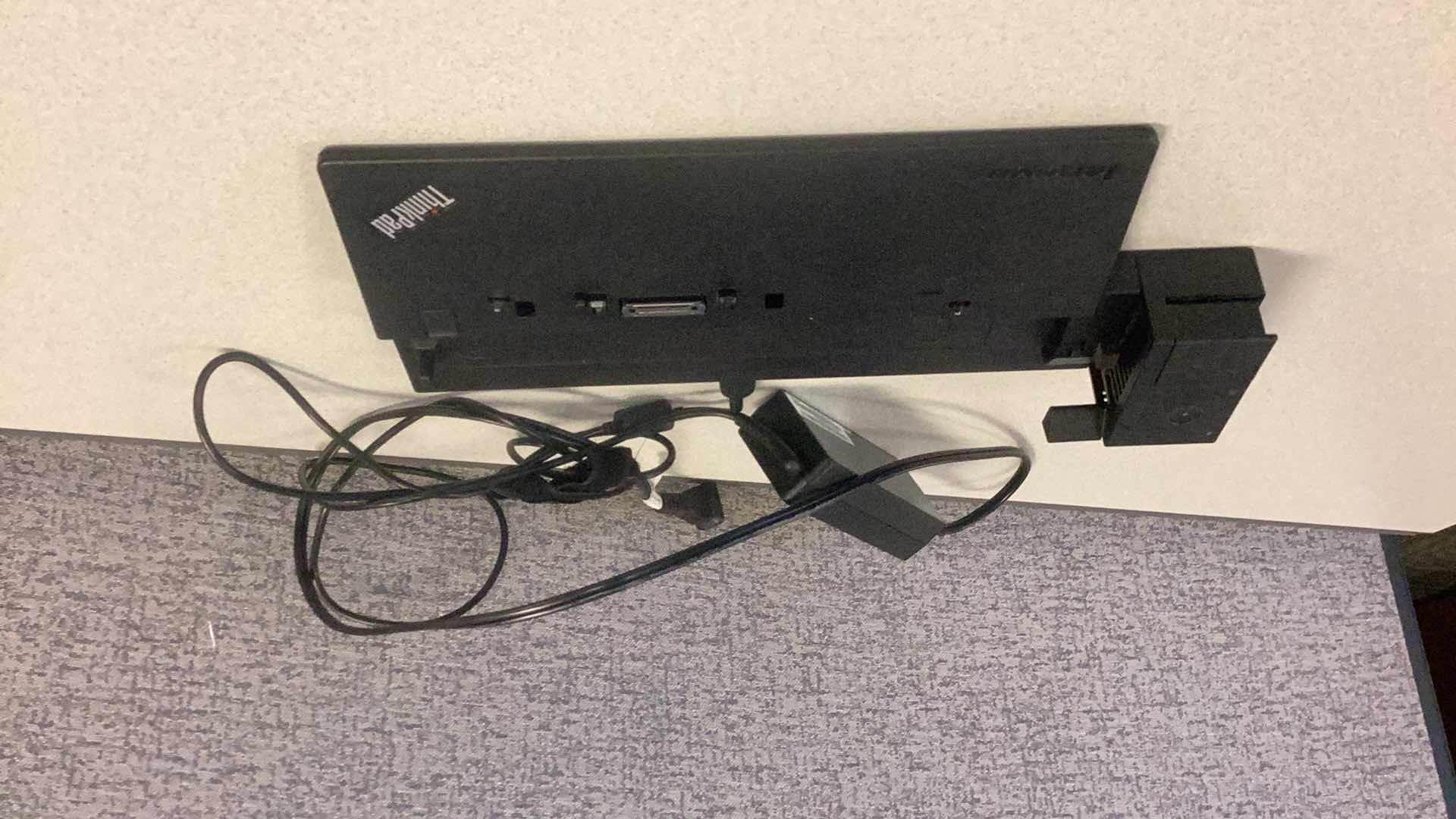 Photo 1 of LENOVO THINKPAD PRO DOCKING STATION