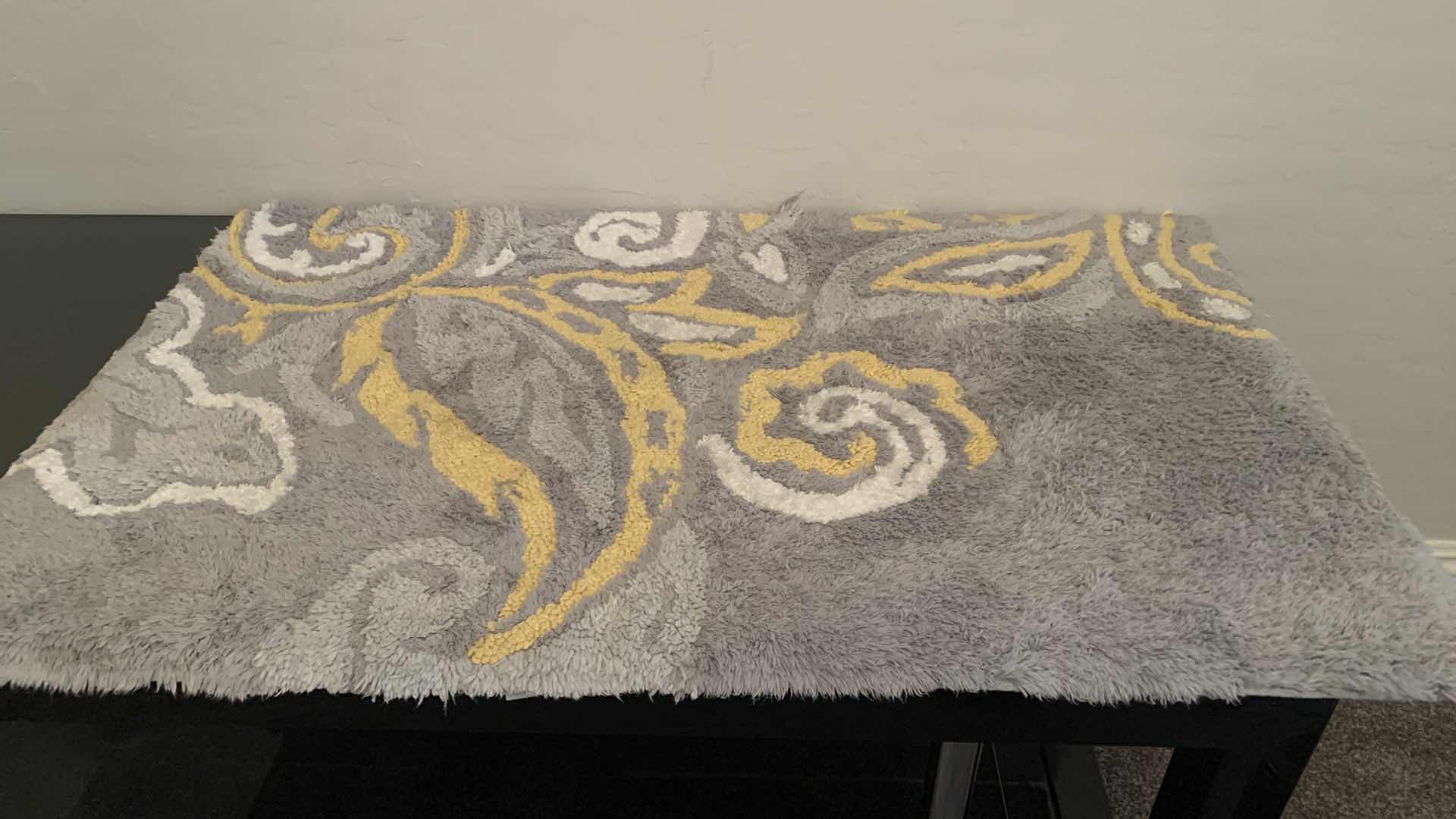 Photo 1 of BATHROOM DECOR/ACCESSORIES RUG, TRASH BIN AND SOAP DISPENSER