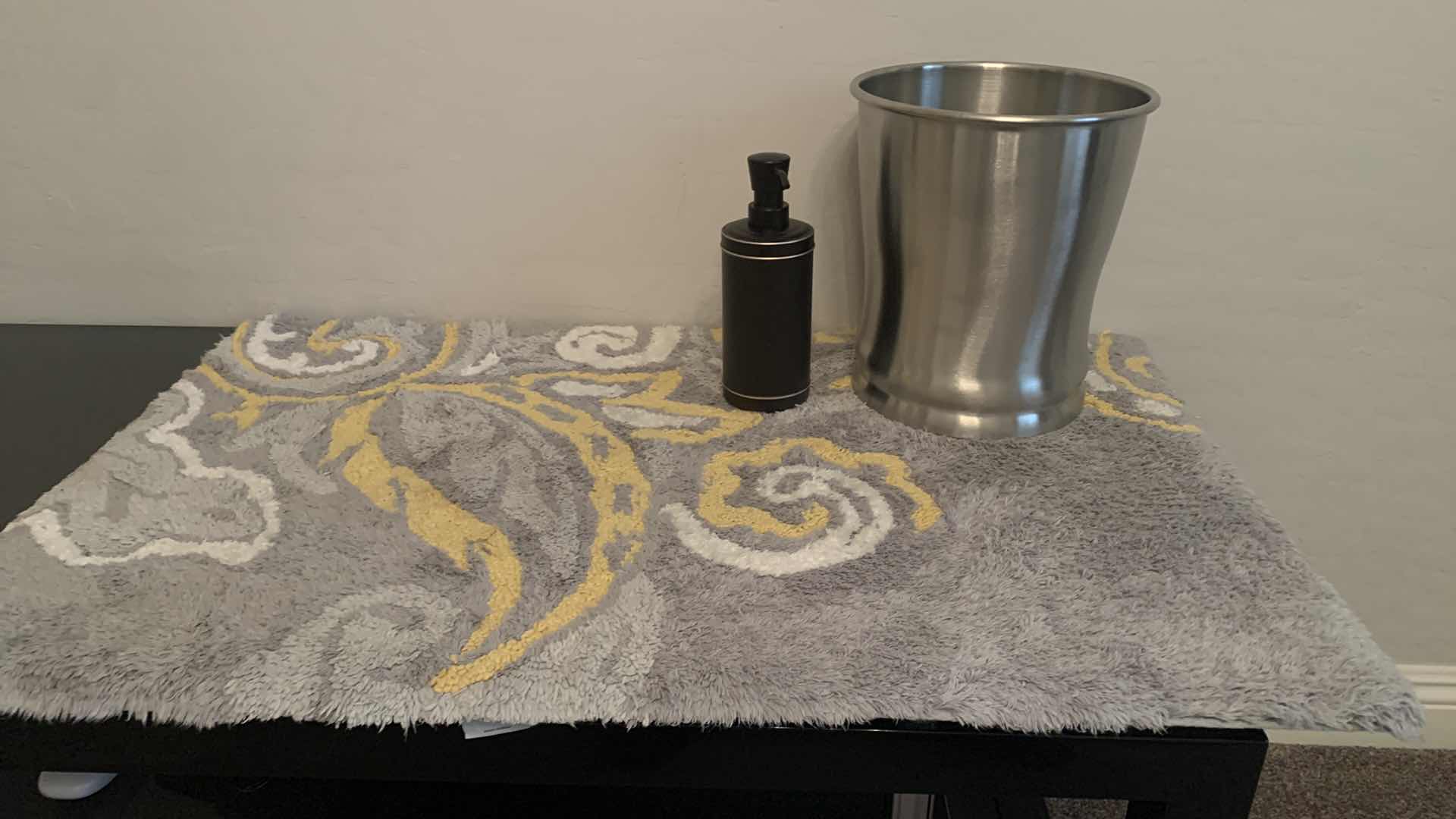 Photo 1 of BATHROOM DECOR/ACCESSORIES RUG, TRASH BIN AND SOAP DISPENSER