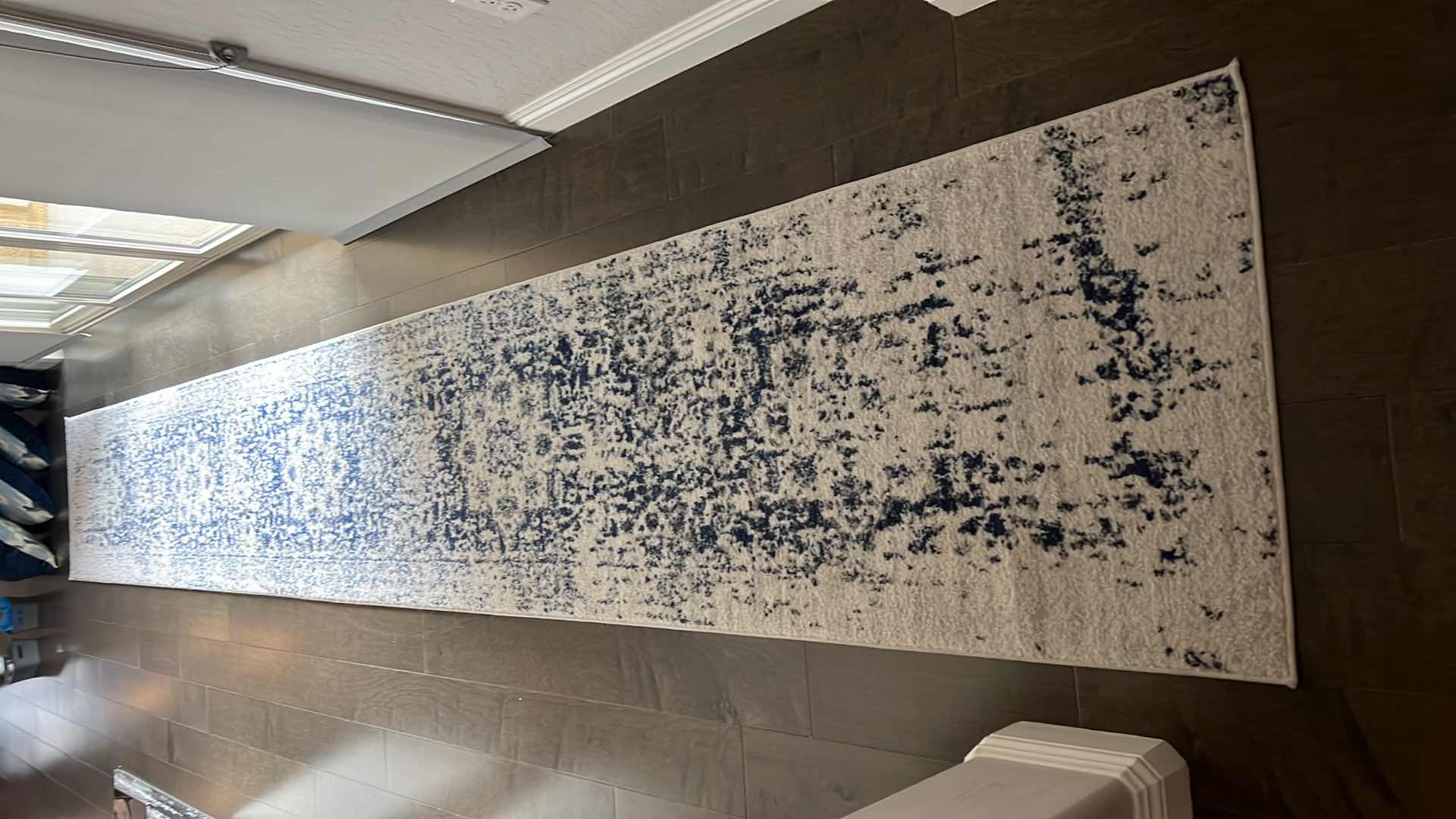 Photo 1 of CREAM W NAVY RUG RUNNER 2’.3” x16’