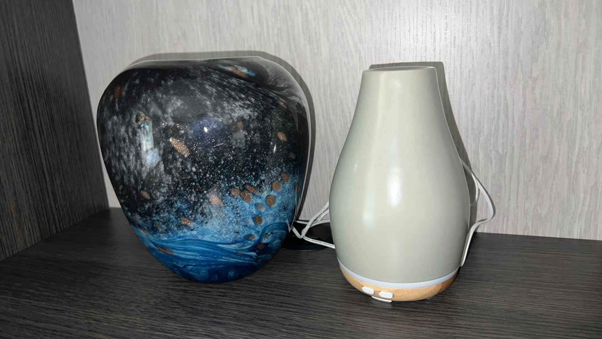 Photo 1 of AIR DIFFUSER & BLUE GLASS VASE