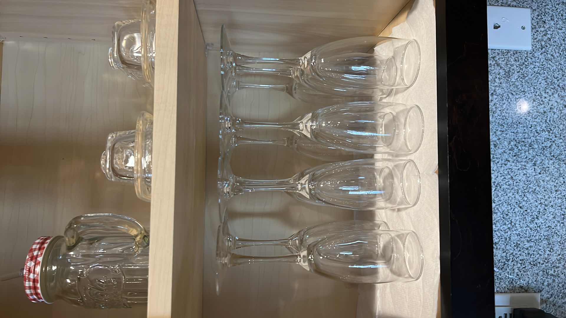 Photo 1 of CONTENTS OF CABINET (GLASSWARE)