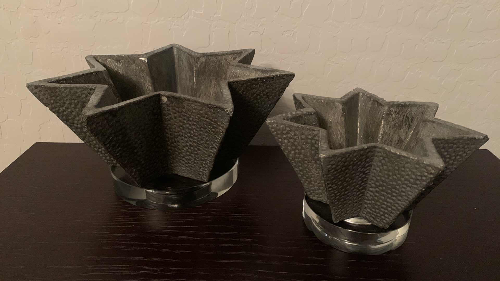 Photo 1 of 2-GRAY TEXTURED BOWLS ON ACRYLIC BASE H5” H4.5”