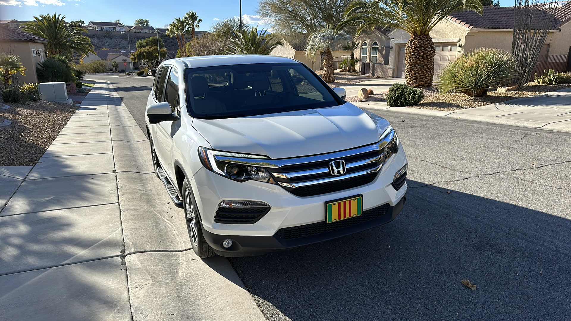 Photo 1 of 2018 WHITE HONDA PILOT W 6 CYL- MILEAGE 41575-(NO ORIGINAL TITLE, BUYER TO TITLE)