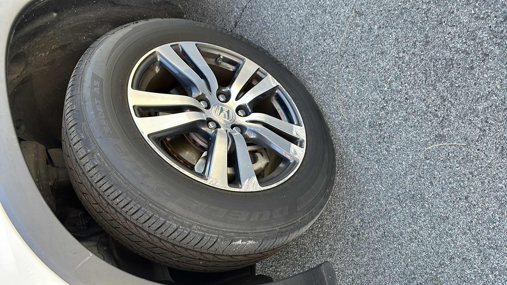 Photo 1 of 2018 WHITE HONDA PILOT W 6 CYL- MILEAGE 41575-(NO ORIGINAL TITLE, BUYER TO TITLE)