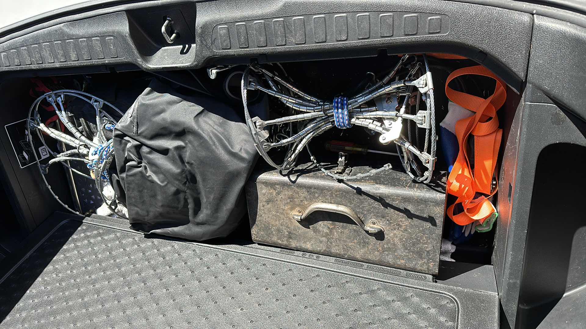 Photo 1 of 2018 WHITE HONDA PILOT W 6 CYL- MILEAGE 41575-(NO ORIGINAL TITLE, BUYER TO TITLE)