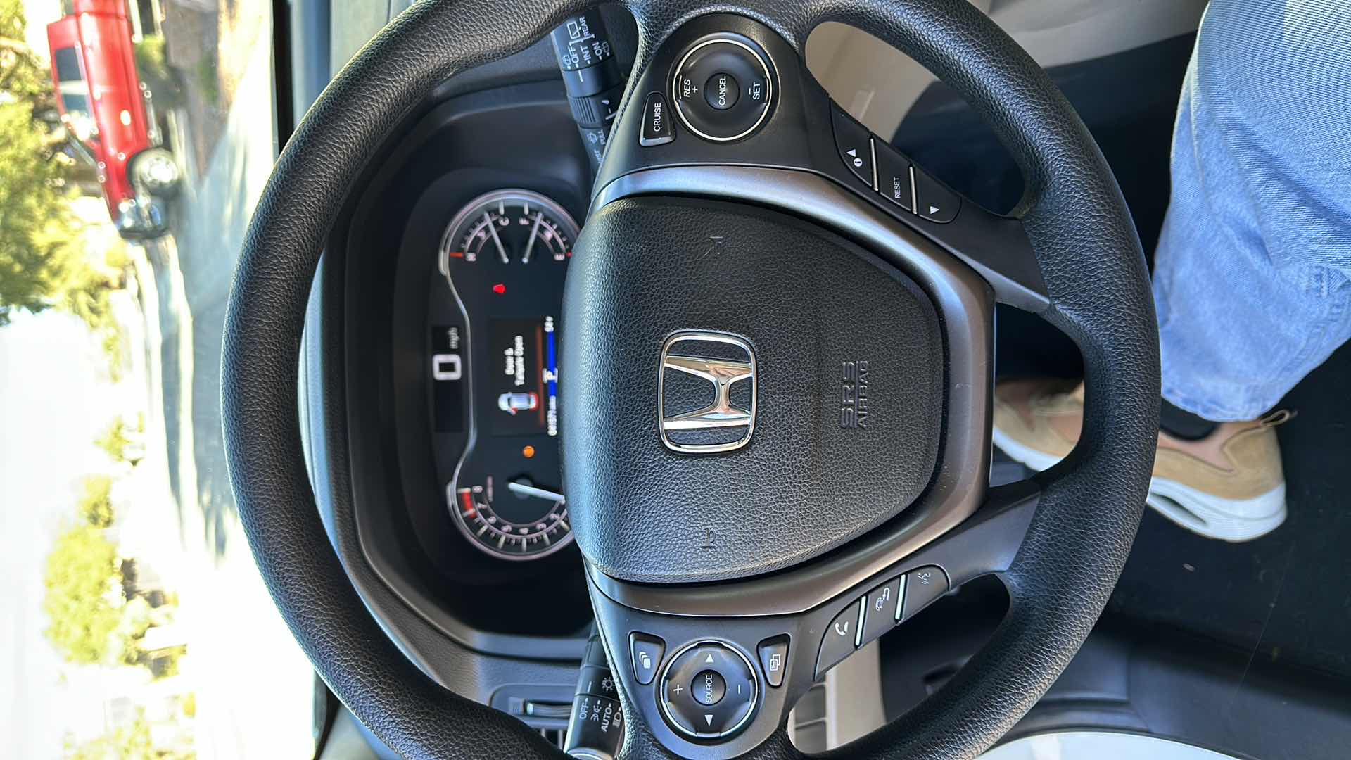 Photo 1 of 2018 WHITE HONDA PILOT W 6 CYL- MILEAGE 41575-(NO ORIGINAL TITLE, BUYER TO TITLE)