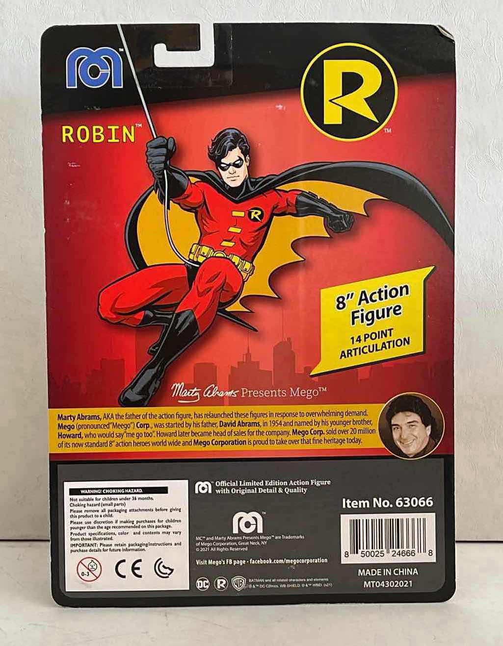 Photo 1 of NIB DC COMICS ROBIN 8" MEGO ACTION FIGURE MULTICOLOR - RETAIL PRICE $ 23.99