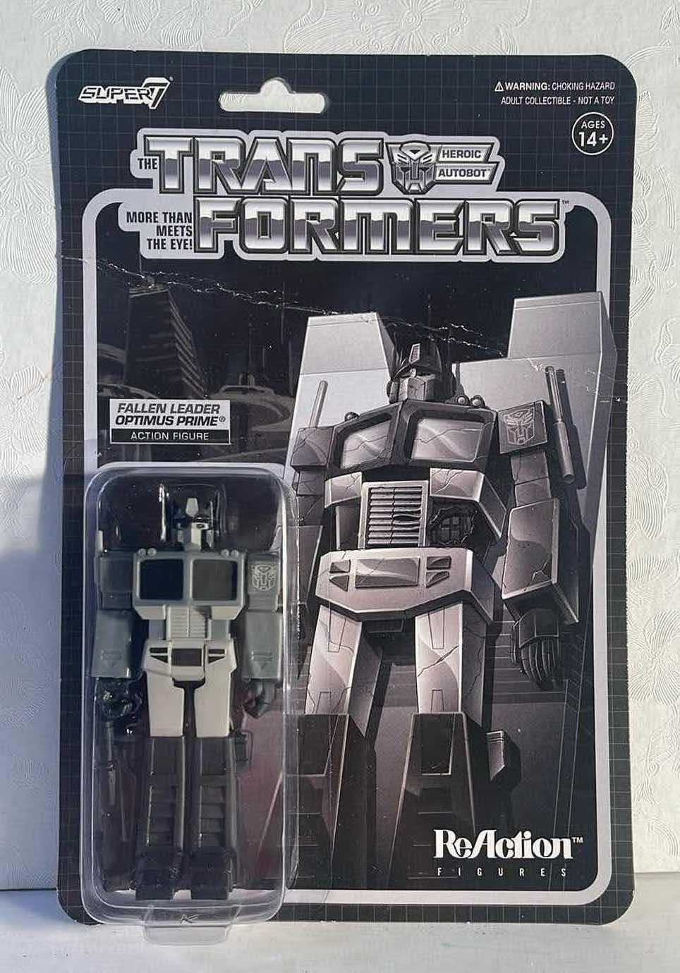 Photo 1 of NIB TRANSFORMERS G1 FALLEN LEADER OPTIMUS PRIME - REACTION FIGURE - RETAIL PRICE $19.99