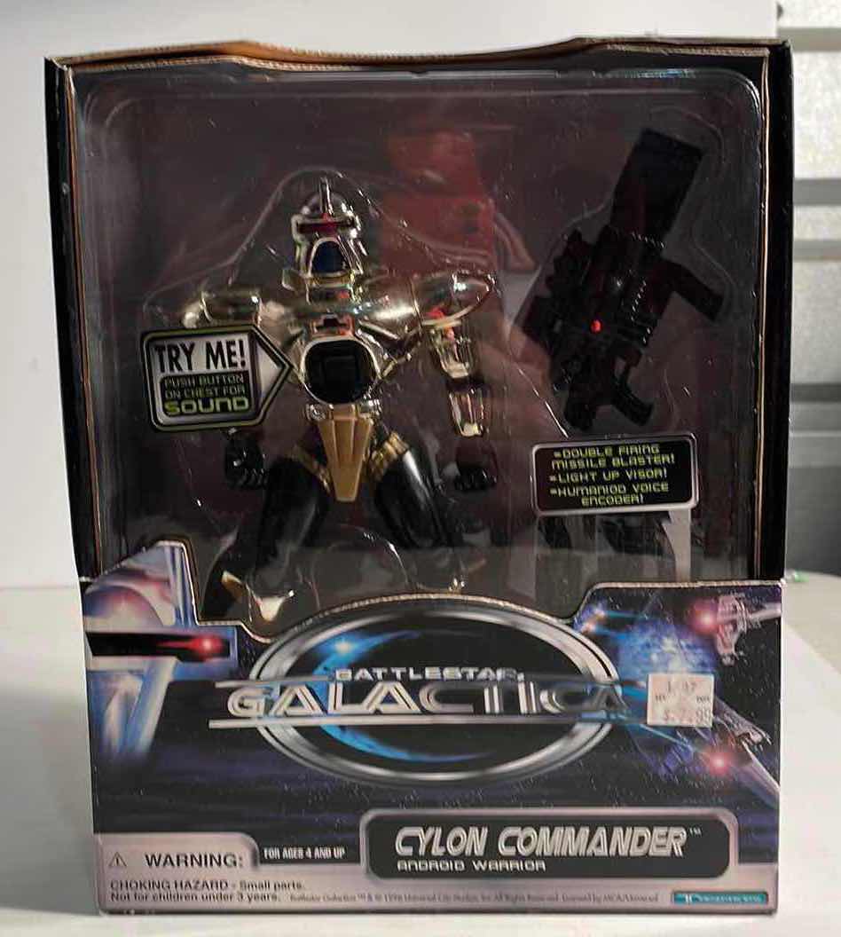 Photo 1 of NIB BATTLESTAR GALACTICA “CYLON COMMANDER” ACTION FIGURE - RETAIL PRICE $37.99