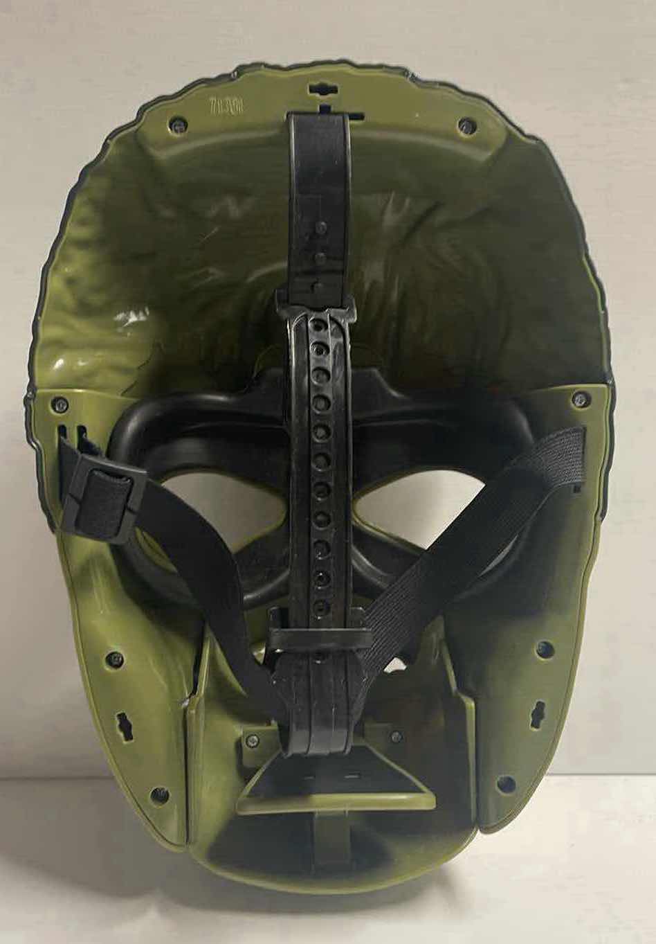 View 2 of NIB MARVEL TOYS THOR RAGNAROK HULK OUT MASK WITH ADJUSTABLE STRAP - RETAIL PRICE $16.99
