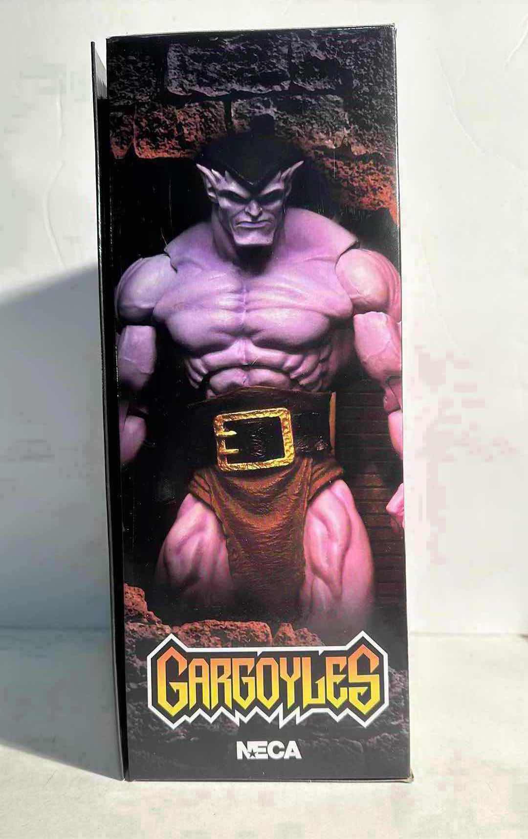 Photo 1 of NECA GARGOYLES “GOLIATH” 7” ULTIMATE ACTION FIGURE- RETAIL PRICE $49