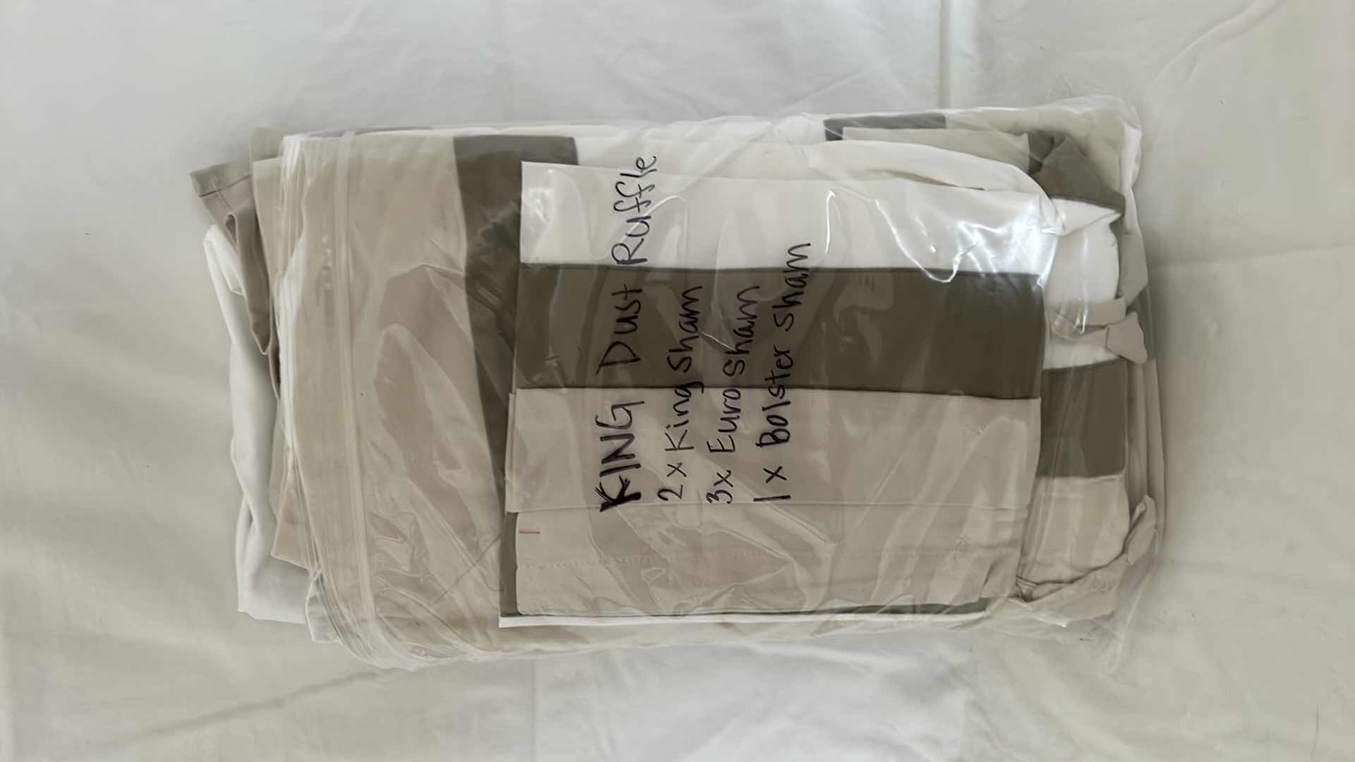 Photo 1 of KING DUST RUFFLE SHAM SET