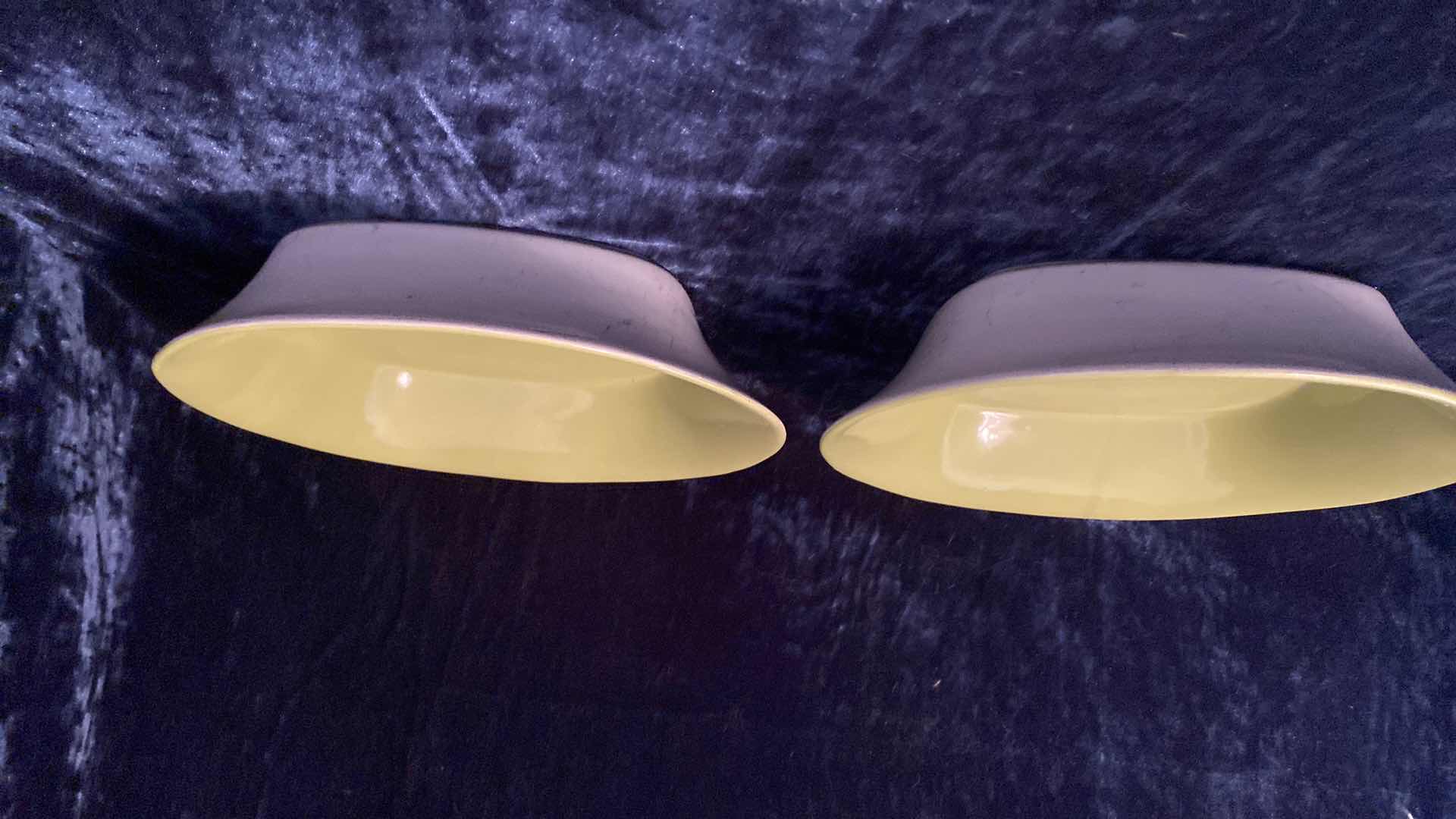 Photo 1 of 2 GREEN RACHAEL RAY ROUND AND SQUAR BOWLS