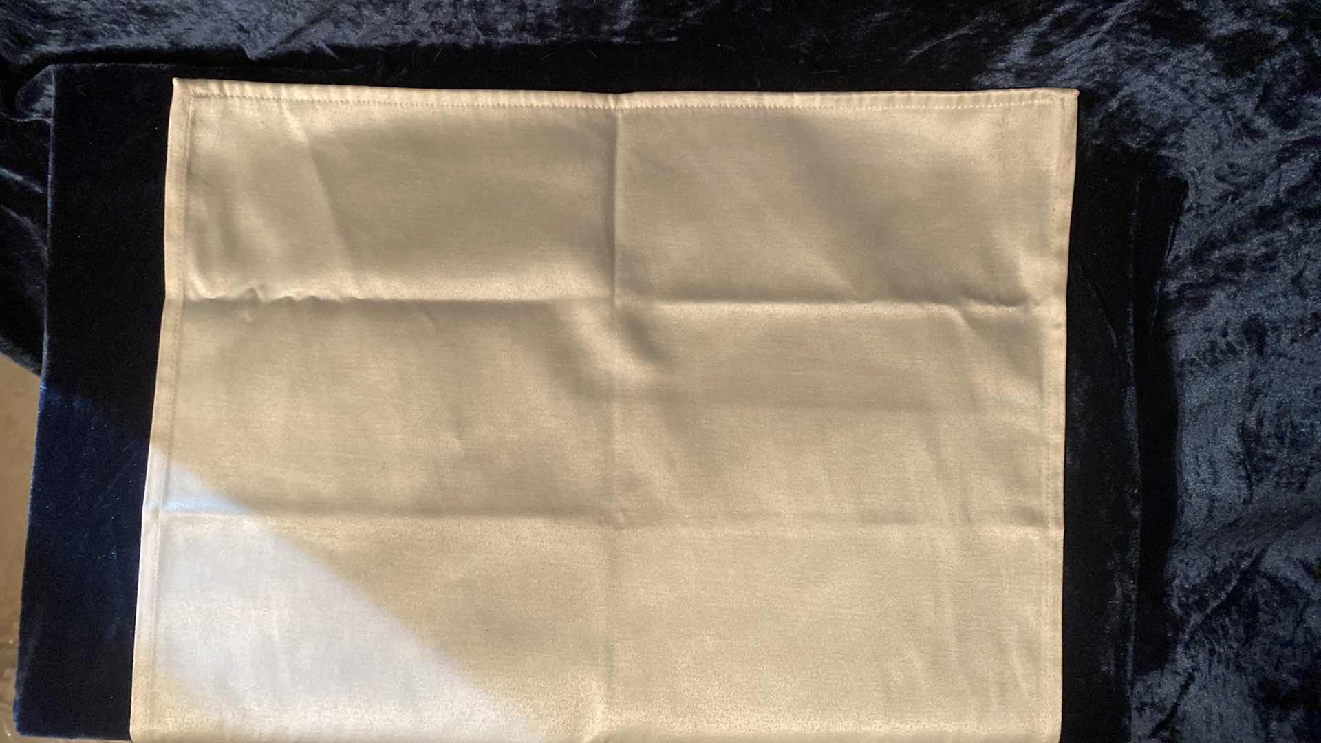 Photo 1 of 4 WHITE NAPKINS