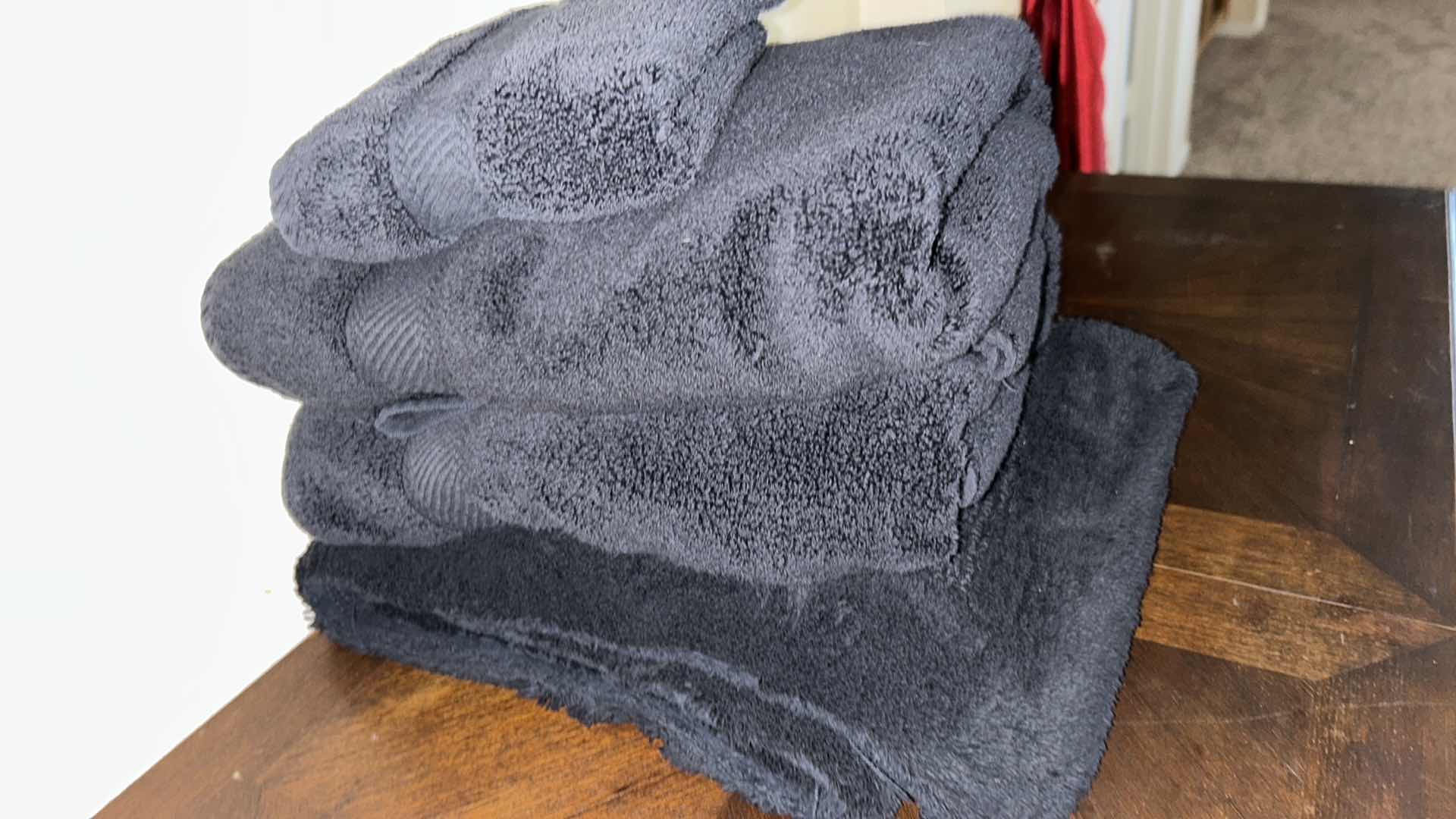 Photo 1 of BLACK BATHROOM SET