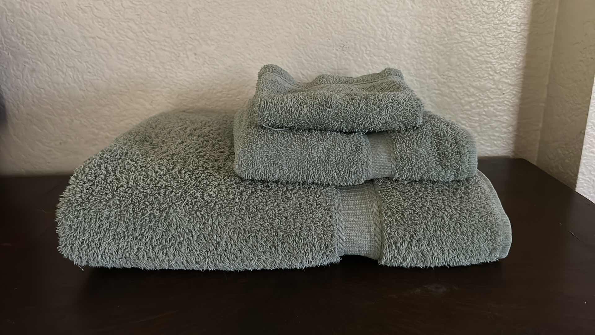 Photo 1 of MINT BATHROOM SET