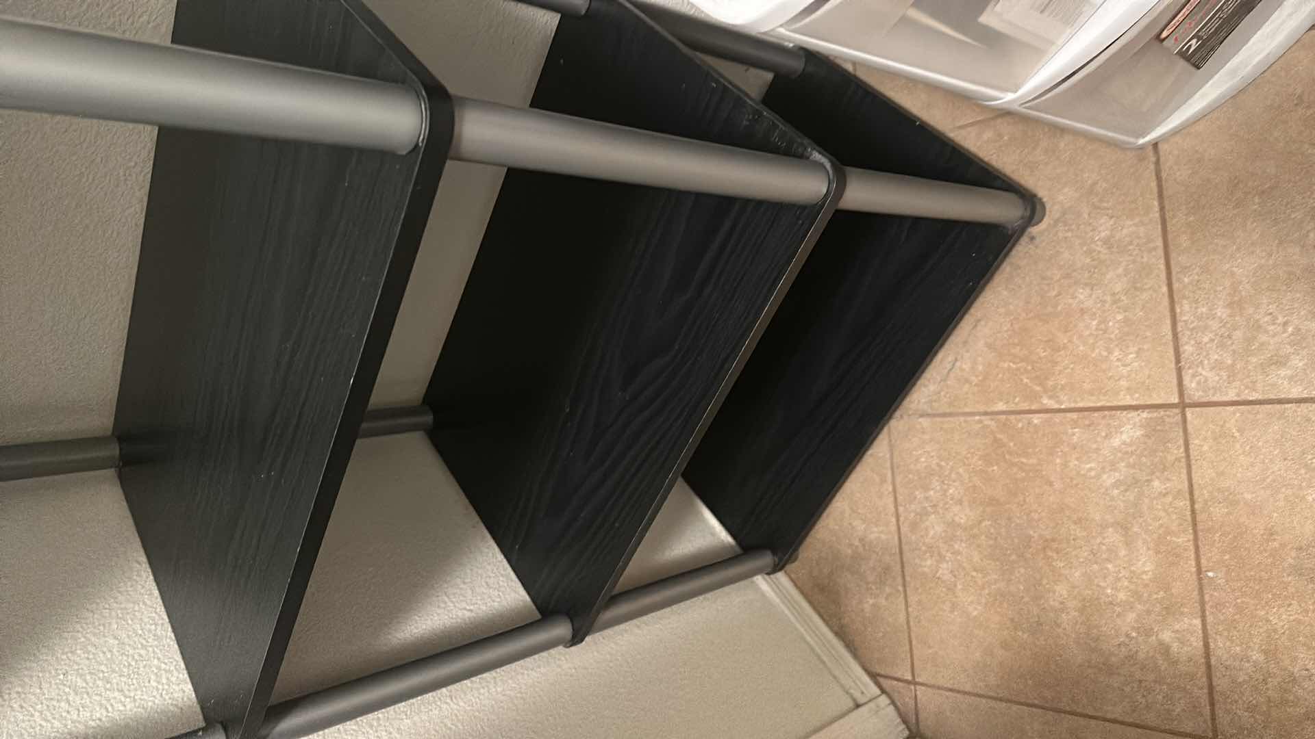 Photo 3 of SHELVING 24.5 x 24