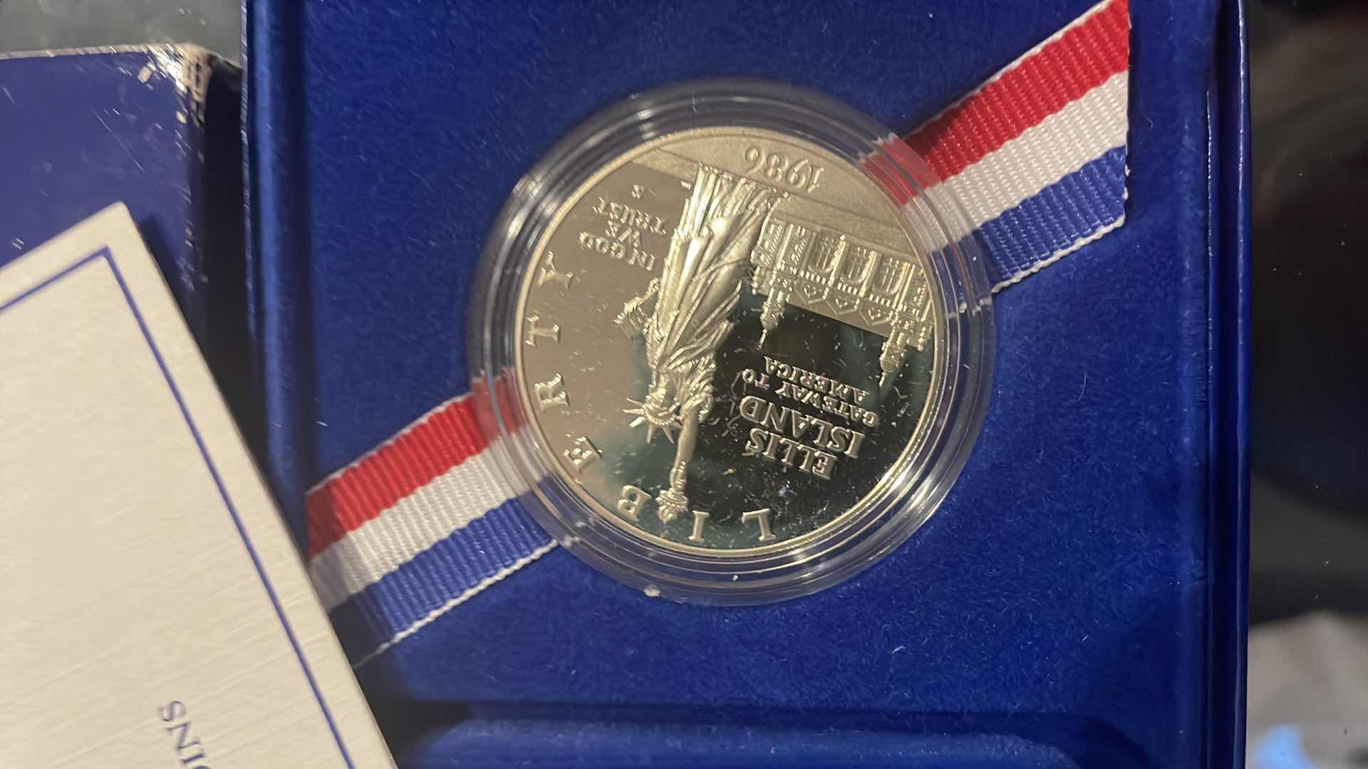 Photo 3 of 1986 STATUE OF LIBERTY SILVER DOLLAR