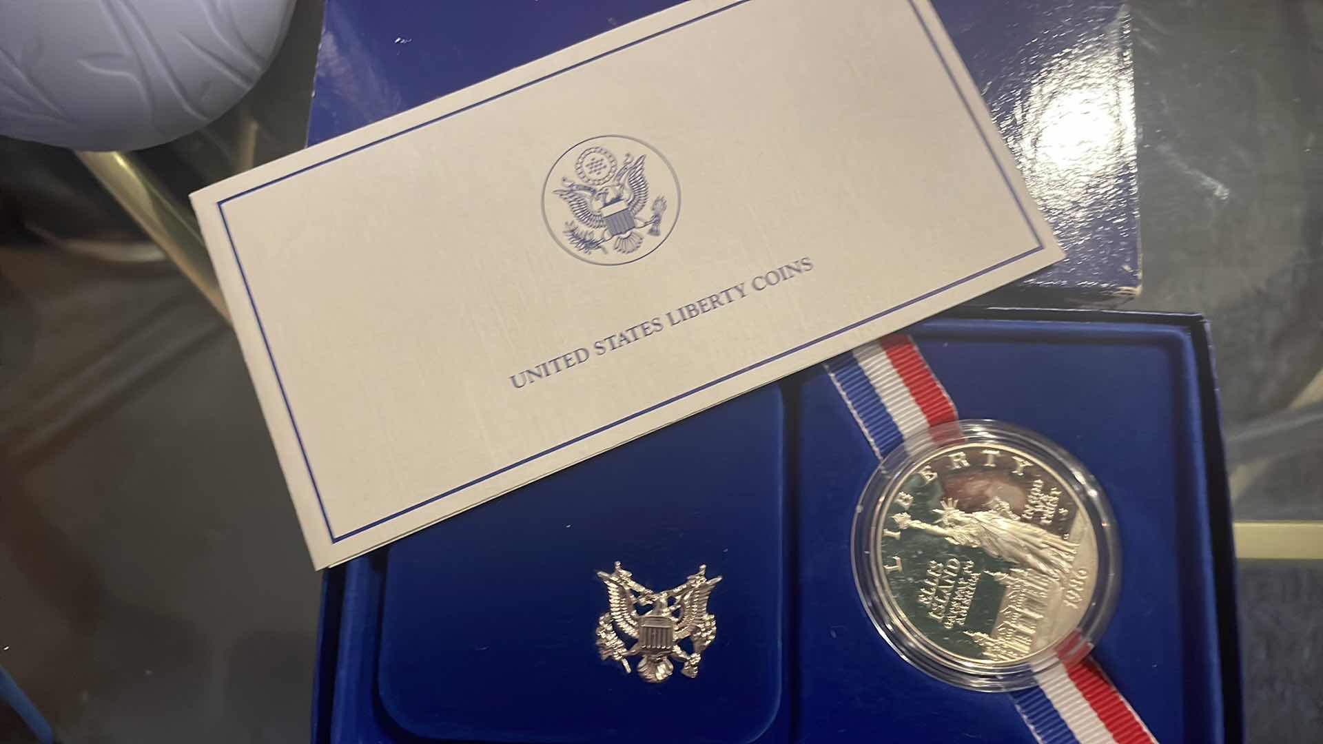 Photo 2 of 1986 STATUE OF LIBERTY SILVER DOLLAR