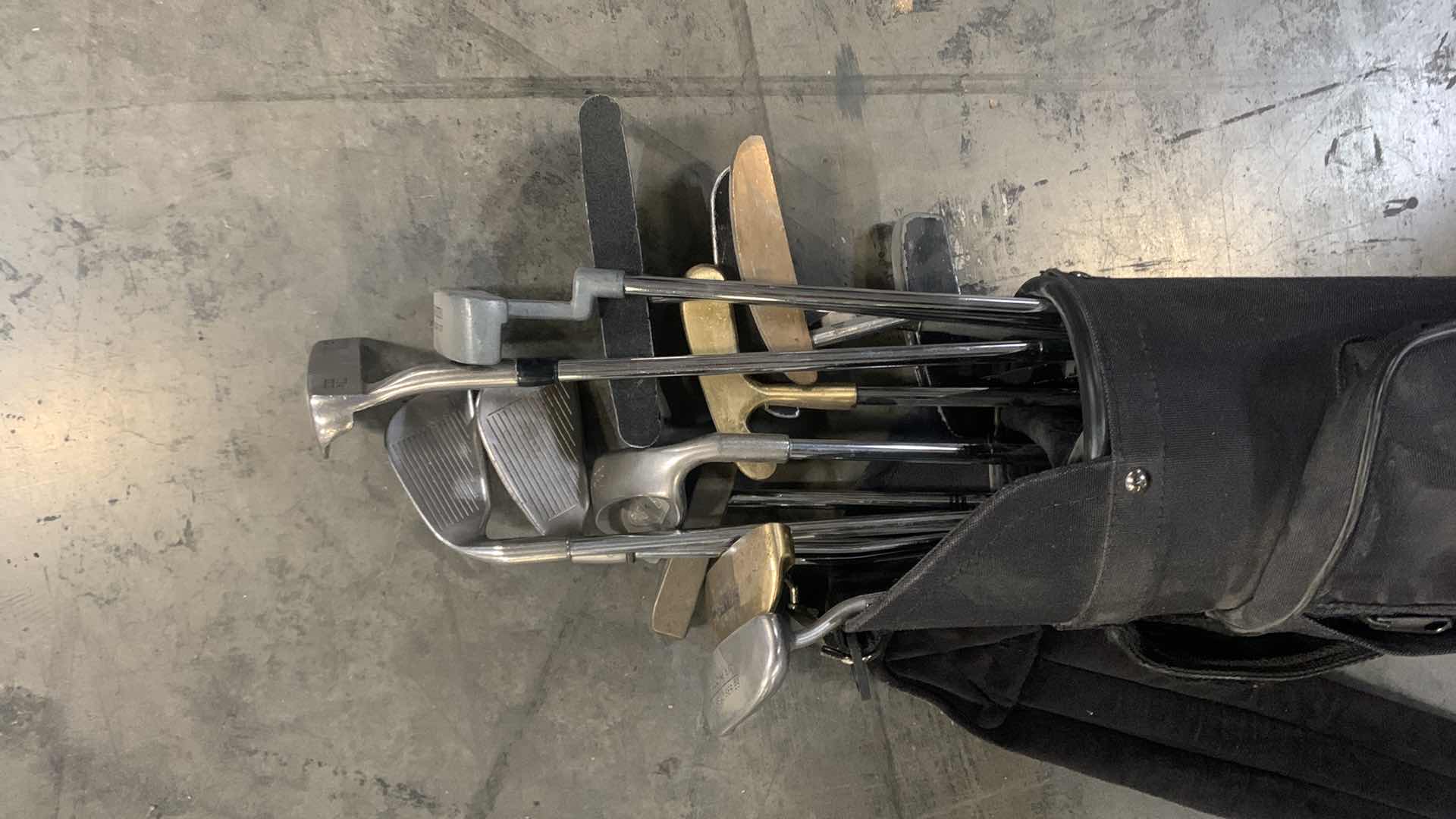 Photo 1 of JUNIOR GOLF BAG W CLUBS