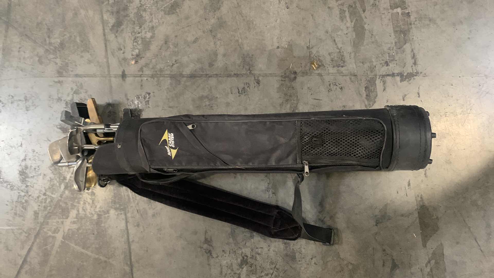 Photo 1 of JUNIOR GOLF BAG W CLUBS