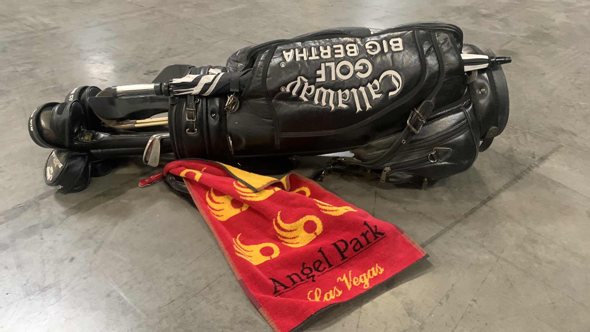 Photo 1 of CALLAWAY GOLF BIG BERTHA GOLF BAG W CLUBS AND UMBRELLA,  TOWEL AND MORE