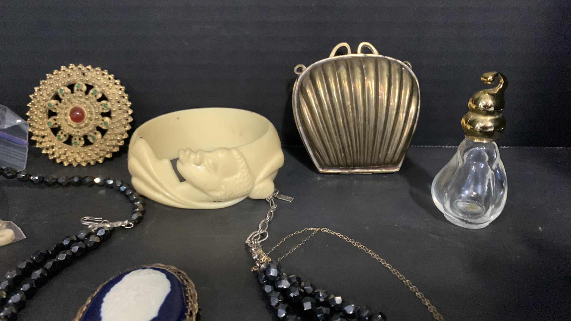 Photo 4 of VINTAGE JEWELRY ASSORTMENT