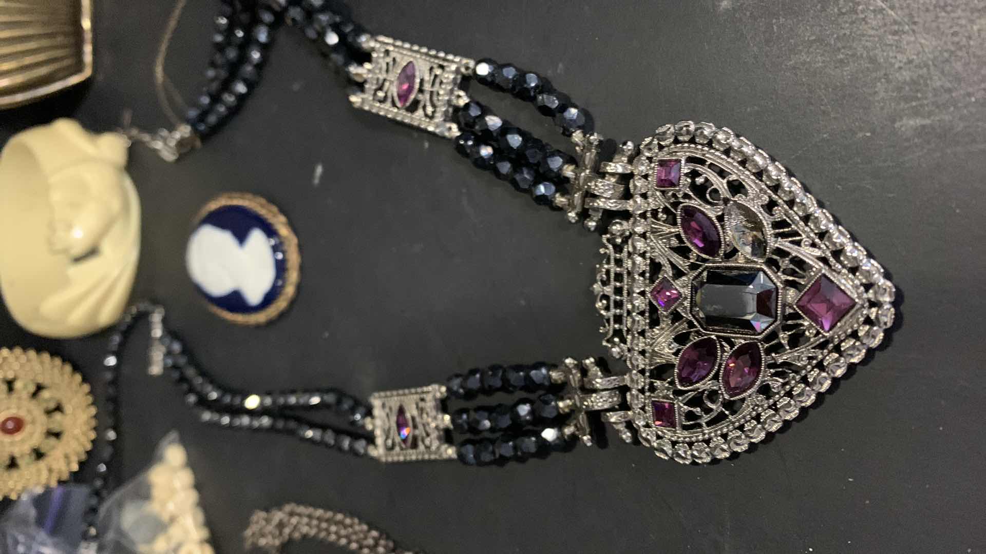 Photo 3 of VINTAGE JEWELRY ASSORTMENT