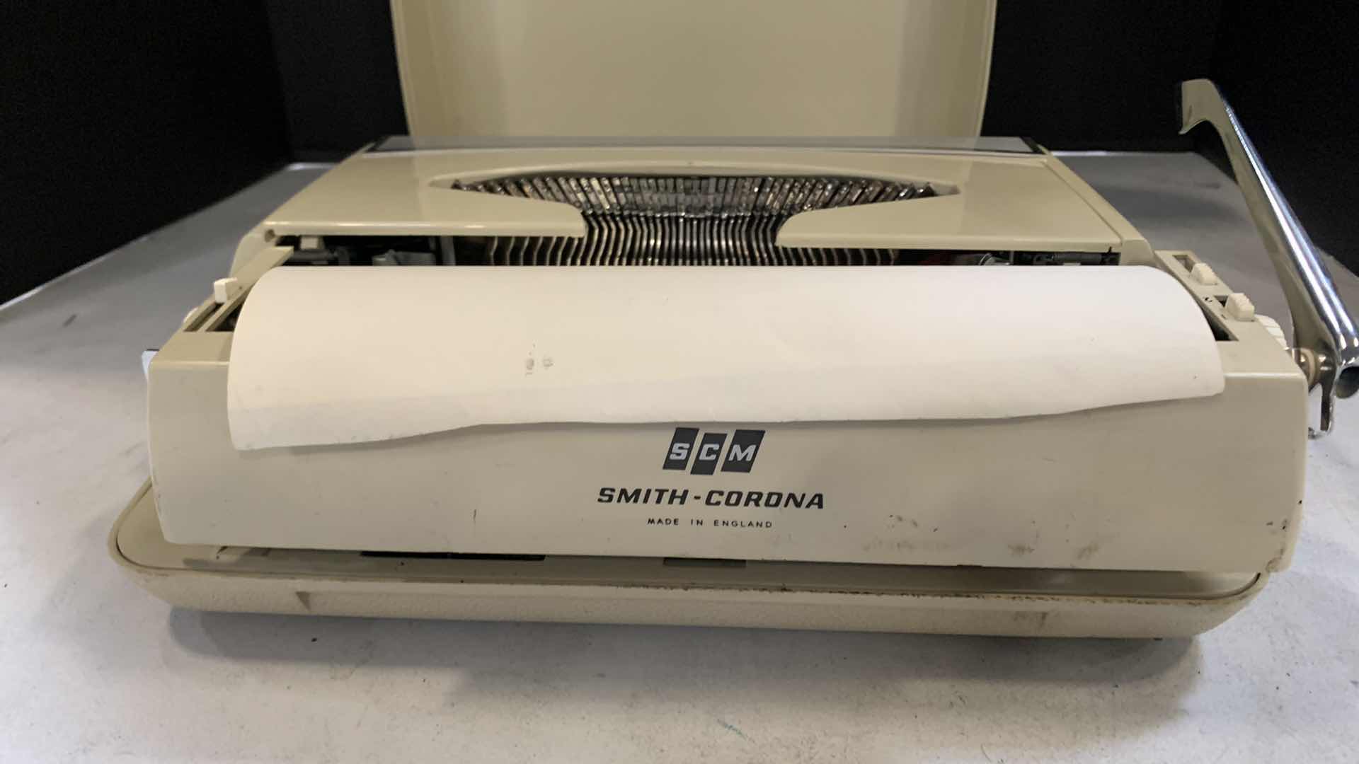 Photo 1 of SMITH - CORONA TYPEWRITER IN CASE